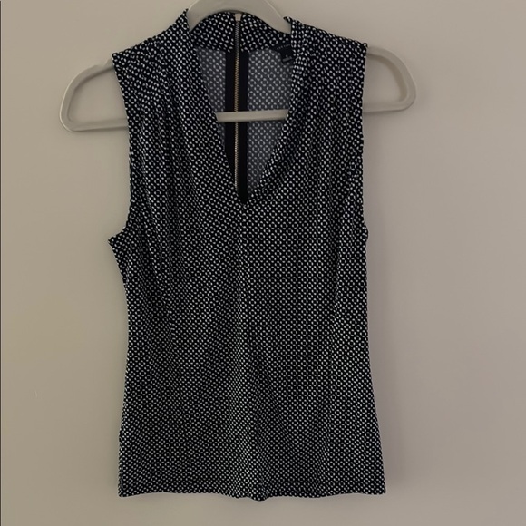 Ann Taylor Black Fitted Sleeveless Tank Top - Picture 1 of 3